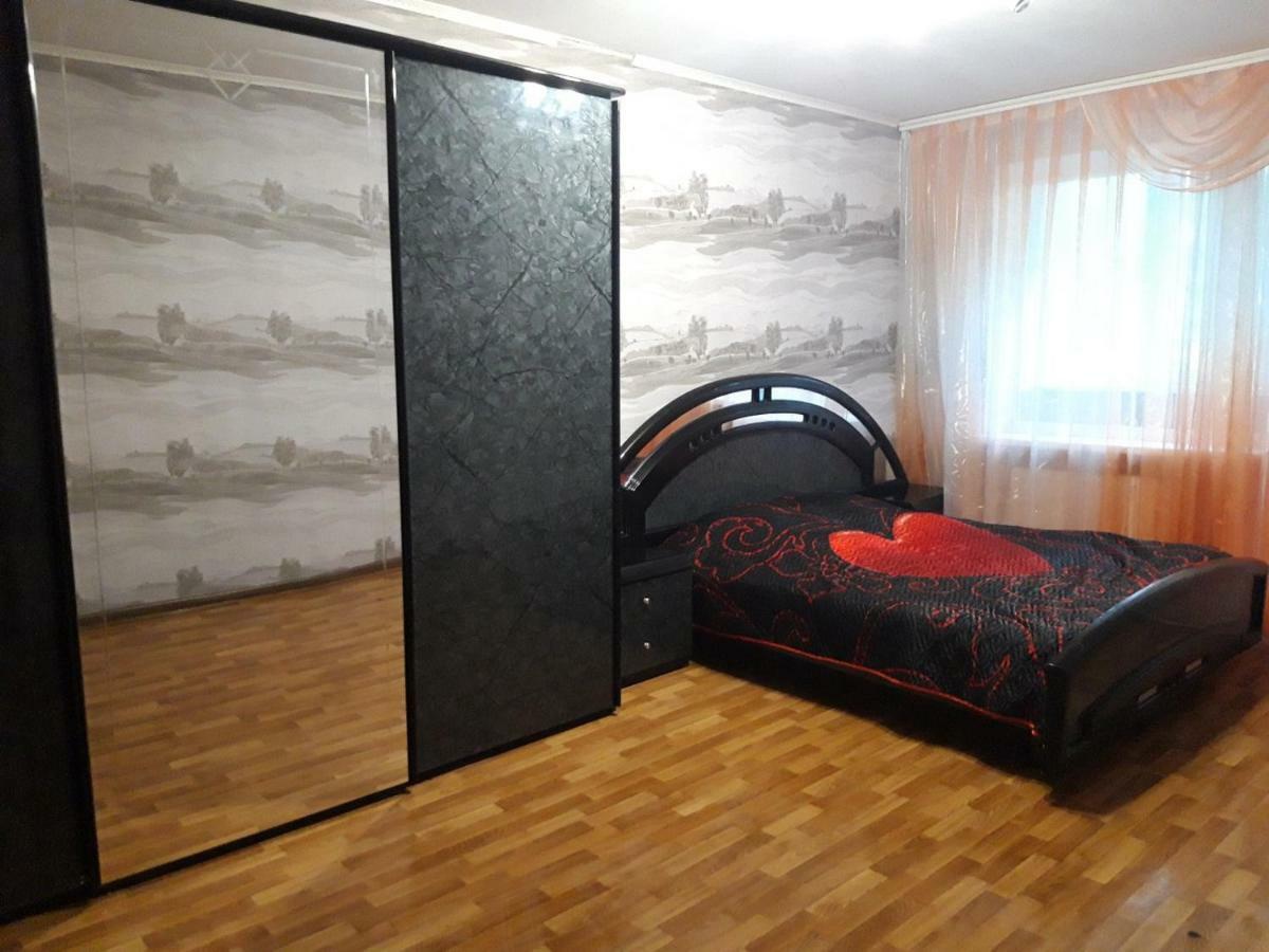 Трёхкомнатные Апартаменты Kryvyj Rih Esterno foto